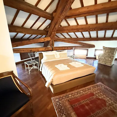Ht - Casa Del Poeta Nel Cuore Di Apartment Padova