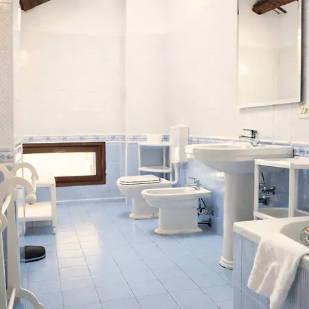 Ht - Casa Del Poeta Nel Cuore Di Apartament *